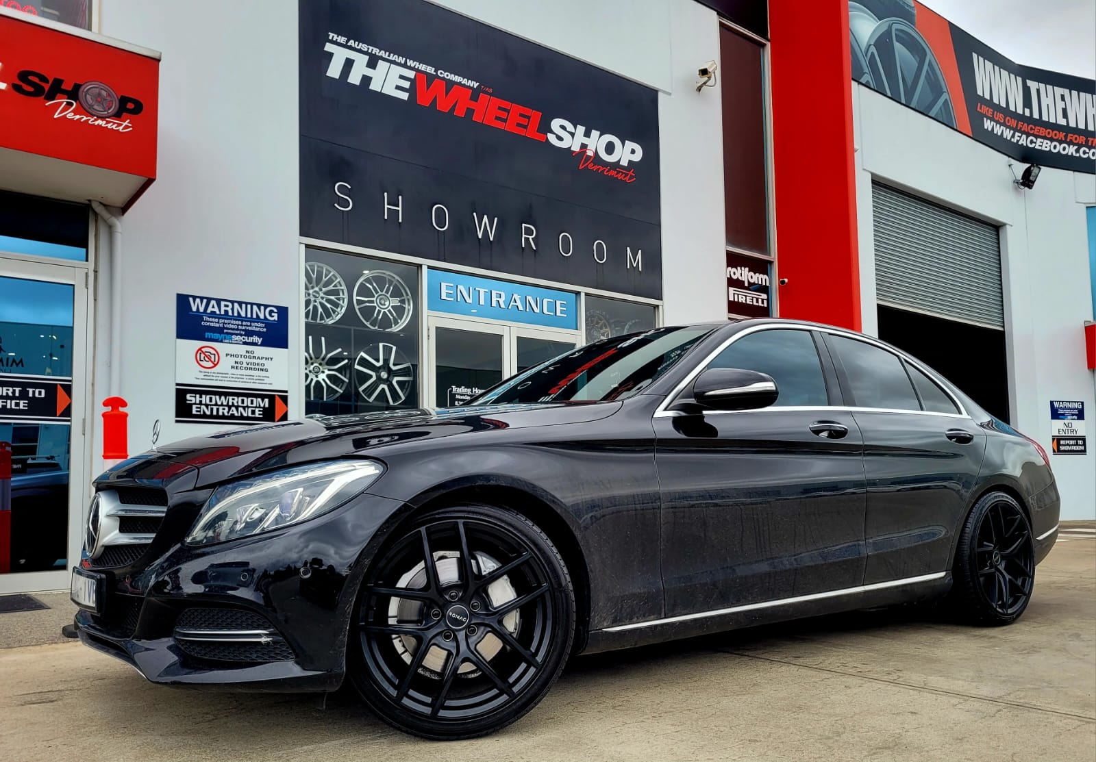MERCEDES C-CLASS WITH ROMAC WHEELS |  | MERCEDES